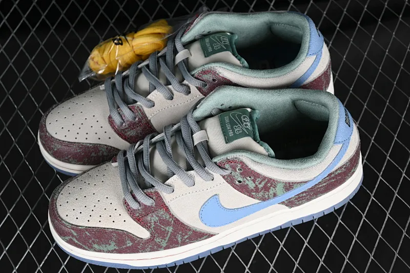 All categories Nk SB Dunk Series Nk SB Dunk Low low-top sneakers K version Crenshaw Skate Club x Nk SB Dunk Low joint model SB low-top sports and leisure sneakers FN4193-100